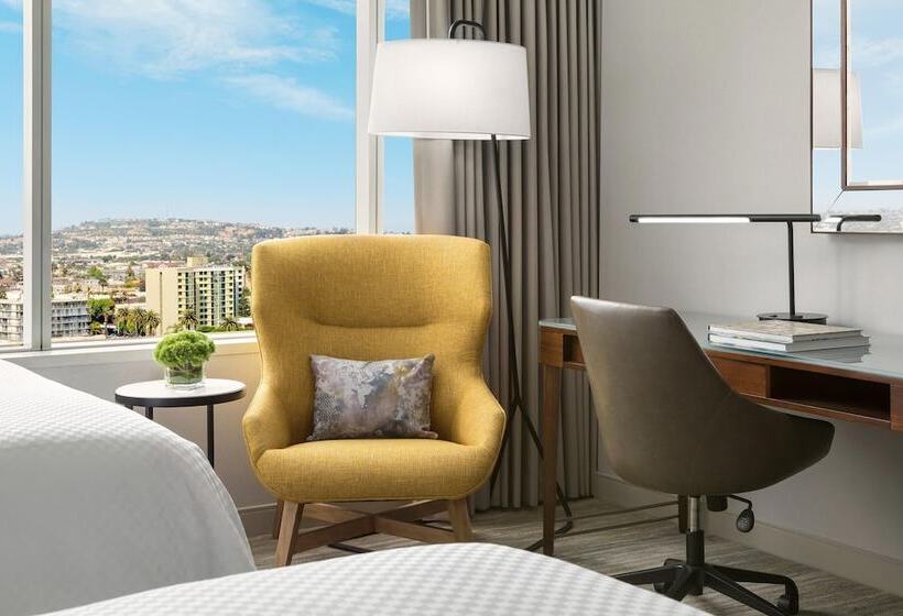 Номер Стандарт 2 Двуспальные Кровати, The Westin Long Beach