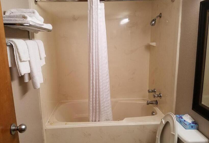 Люкс Deluxe Кровать Кинг, Super 8 By Wyndham Bentonville