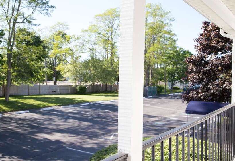 Номер Deluxe, The Tidewater Inn   Cape Cod