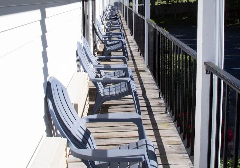 Номер Deluxe, The Tidewater Inn   Cape Cod