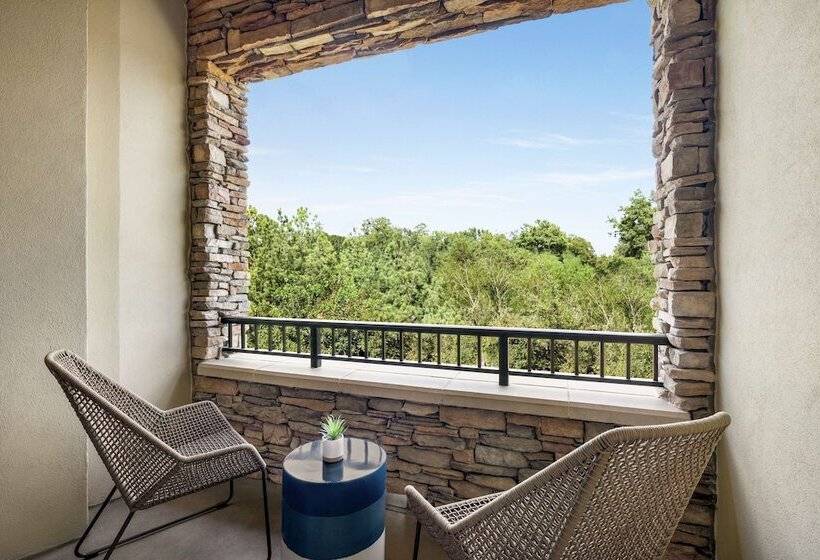 Люкс с Балконом, The Woodlands Resort, Curio Collection By Hilton