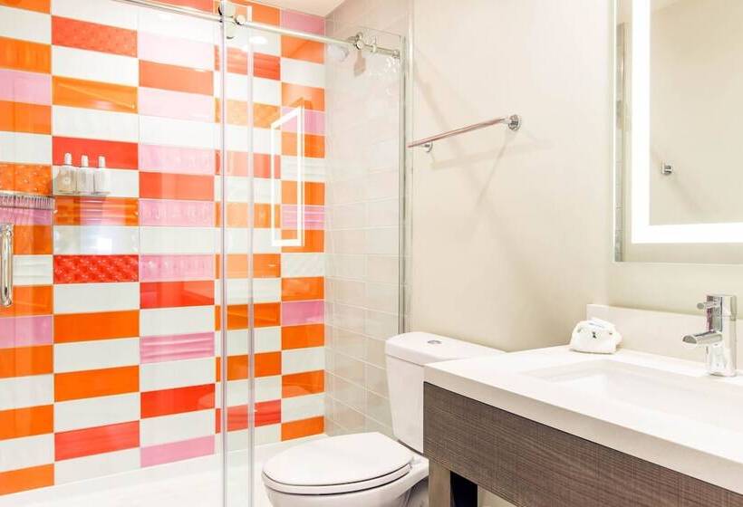 Номер Стандарт 2 Двуспальные Кровати, Rodeway Inn Near Melrose Ave