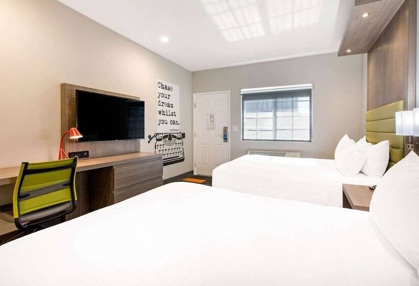 Номер Стандарт 2 Двуспальные Кровати, Rodeway Inn Near Melrose Ave