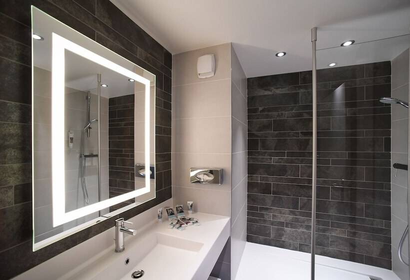 Номер Престиж, Hôtel Mercure Saintlô Centre