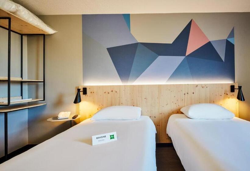 Номер Стандарт, Ibis Styles Evry Lisses