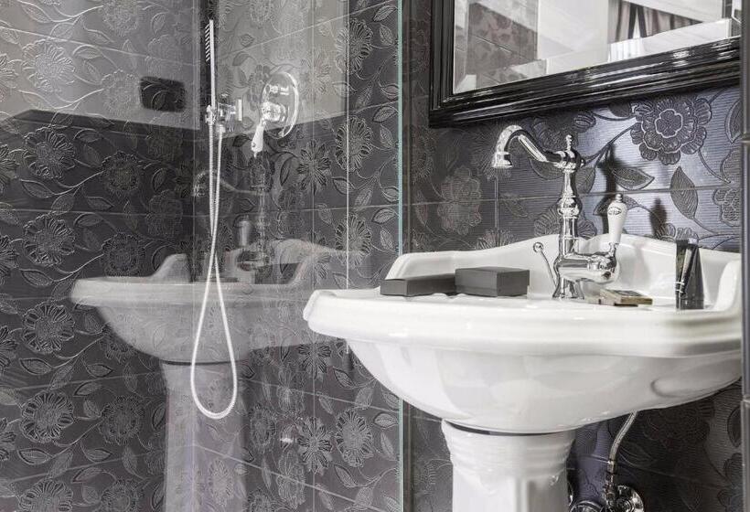 Superior Room, Lombardia