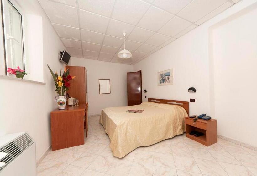 Quarto Economy, Villa Franca