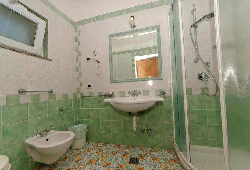 Quarto Quádruplo Estandar, Villa Franca
