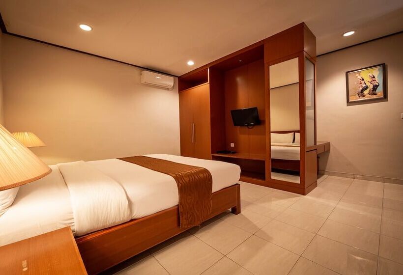 Номер Deluxe Вид на Сад, Yulia Beach Inn Kuta