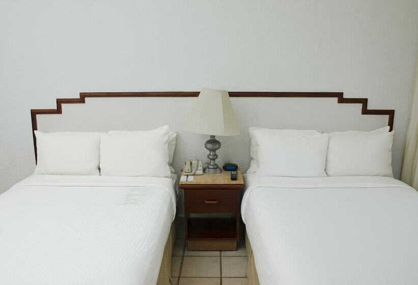 Habitación Superior Vista Mar, Emporio Ixtapa   With Optional All Inclusive