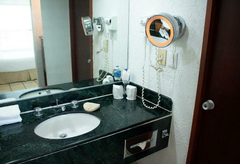 Suite Cama King, Emporio Ixtapa   With Optional All Inclusive