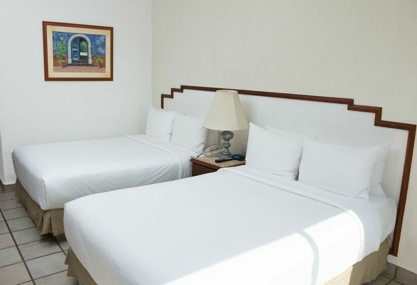 Habitación Superior Vista Montaña, Emporio Ixtapa   With Optional All Inclusive