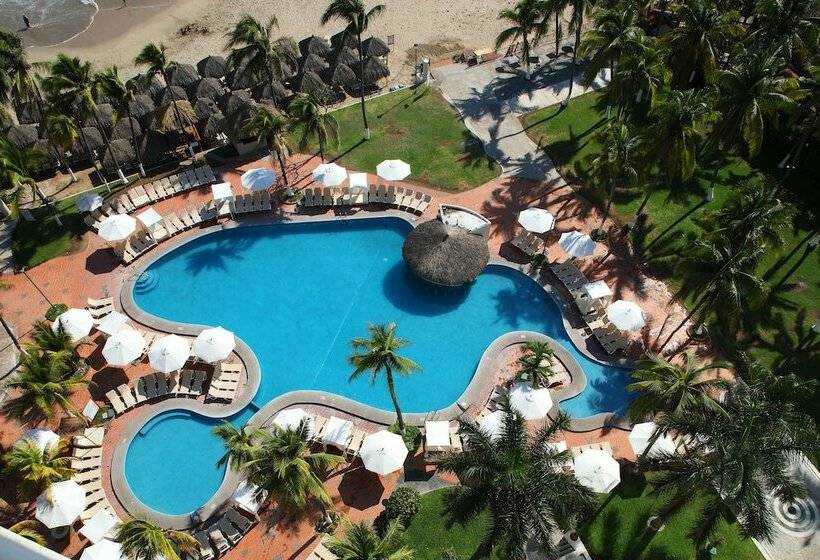 Habitación Superior Vista Montaña, Emporio Ixtapa   With Optional All Inclusive