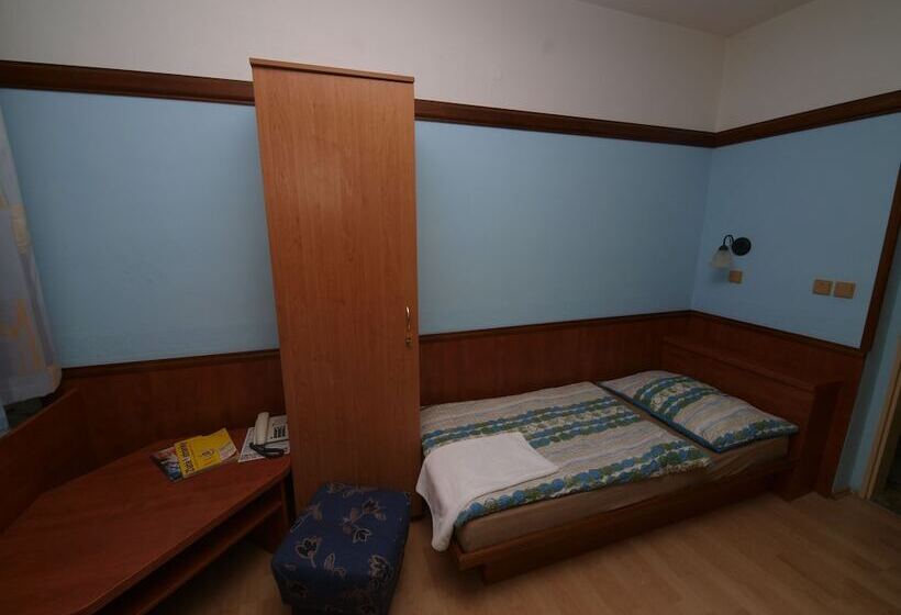 Номер Стандарт Индивидуальный, Holiday Hotel Macocha