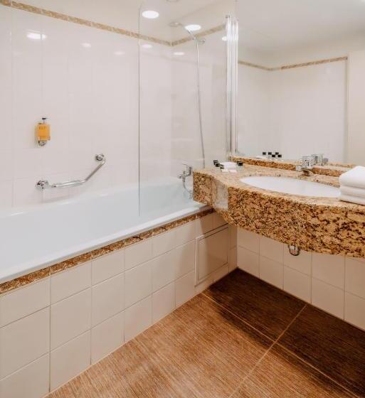 Номер Economy, Plaza Prague Hotel   Czech Leading Hotels