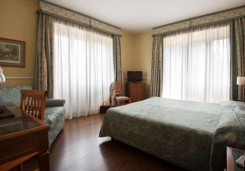 Quarto Quádruplo Estandar, Santa Costanza By Omnia Hotels