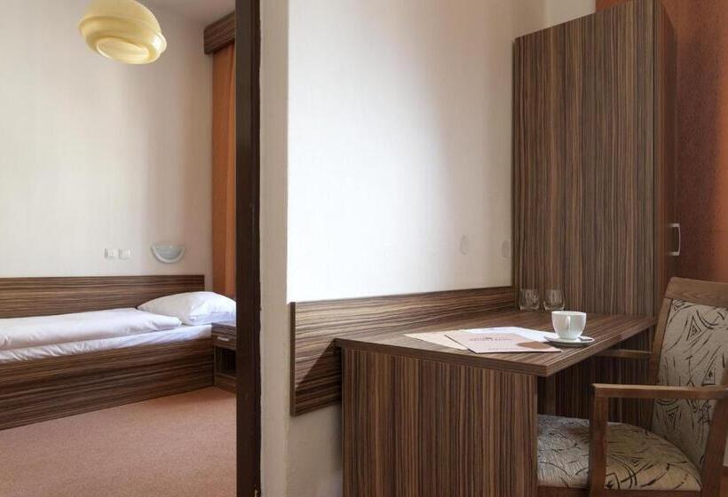 四人标准间, B&b Hotel Praha