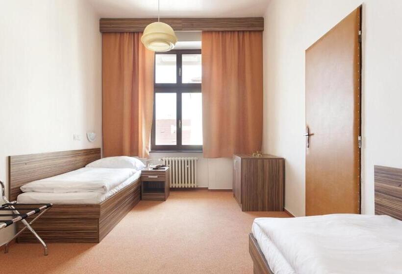四人标准间, B&b Hotel Praha