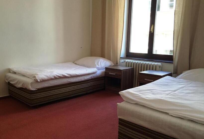 家庭间, B&b Hotel Praha