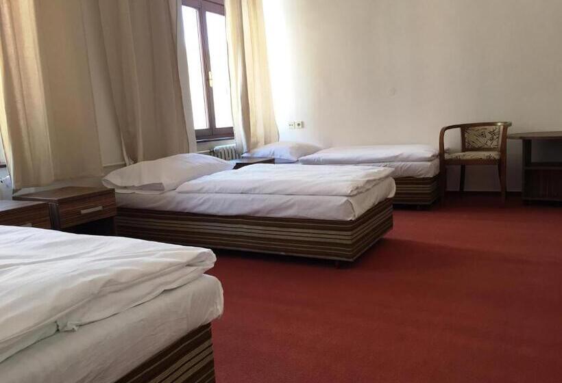 家庭间, B&b Hotel Praha