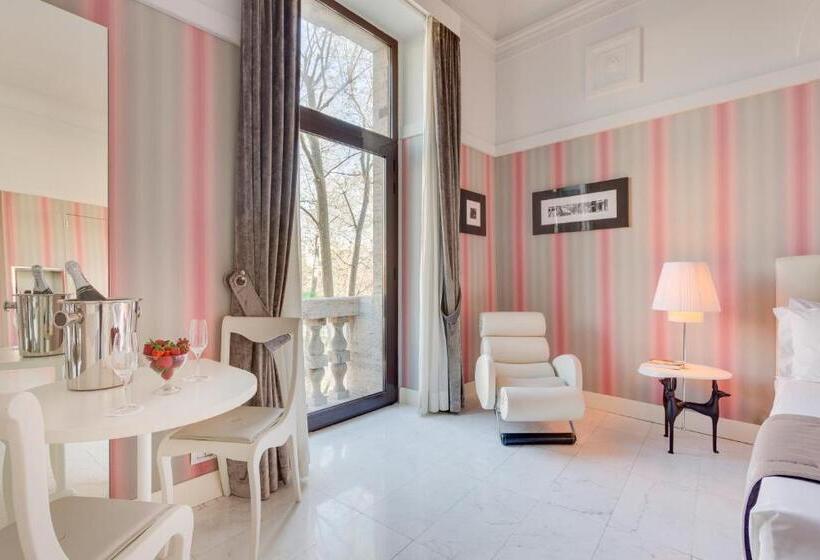 اتاق لوکس با تخت بزرگ, Grand Hotel Palace Rome