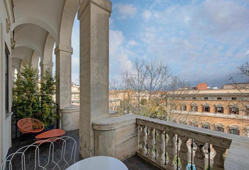 اتاق اجرایی, Grand Hotel Palace Rome