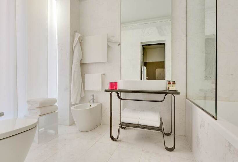 سوییت جونیور, Grand Hotel Palace Rome