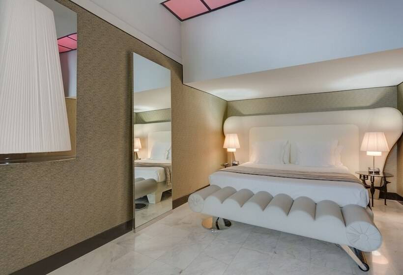 سوییت جونیور, Grand Hotel Palace Rome