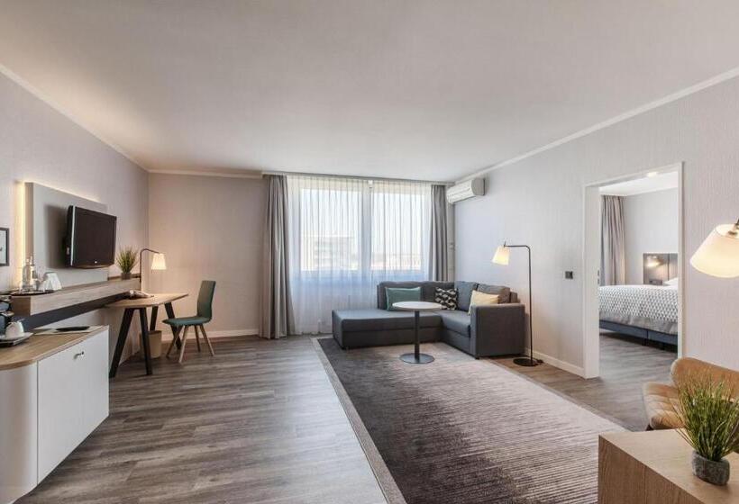 Номер Deluxe, Holiday Inn Düsseldorf Neuss, Ein Ihg