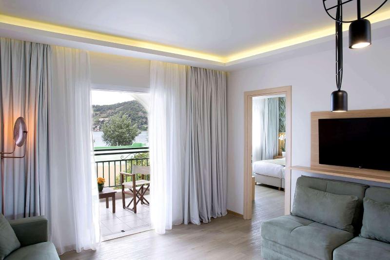 Бунгало Стандарт Вид на Море, Dolce By Wyndham Athens Attica Riviera
