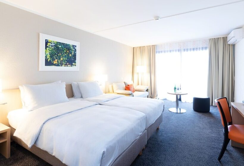 اتاق لوکس با چشم‌انداز دریاچه, H4 Hotel Arcadia Locarno