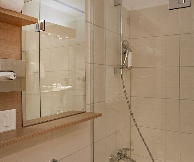 اتاق سوپریور, H4 Hotel Arcadia Locarno