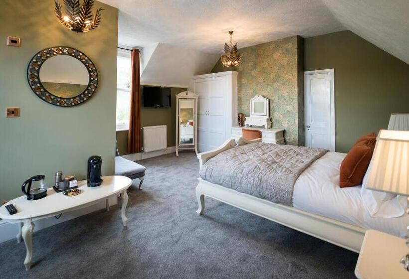 Полулюкс Вид на Горы, Tottington Manor