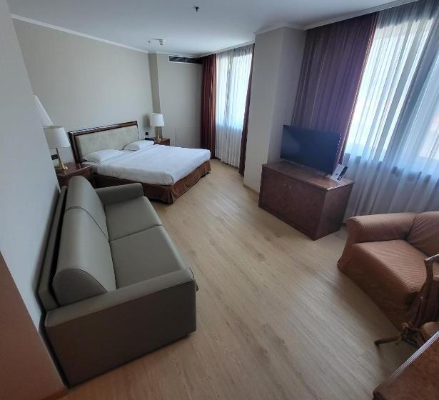 سوییت جونیور, Tower Genova Airport   Hotel & Conference Center