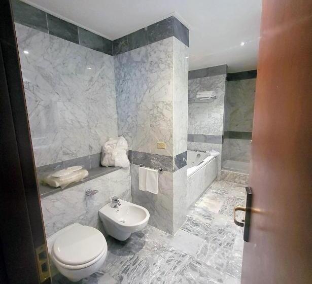 سوئیت جونیور خانوادگی, Tower Genova Airport   Hotel & Conference Center