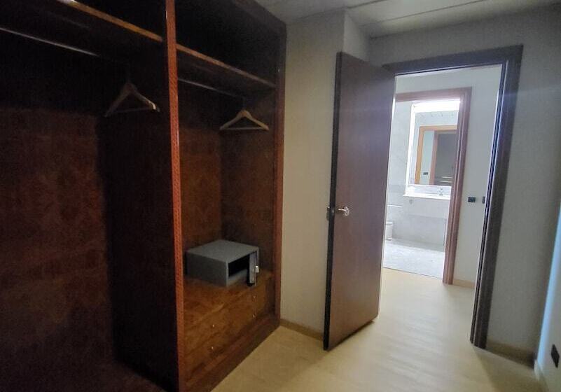 اتاق سوپریور سه تخته, Tower Genova Airport   Hotel & Conference Center