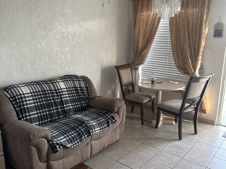 Номер Deluxe, The Floridian Inn