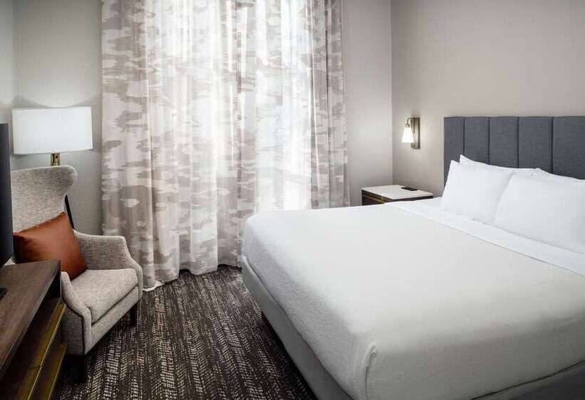 Люкс, Embassy Suites Hotel Charlotte