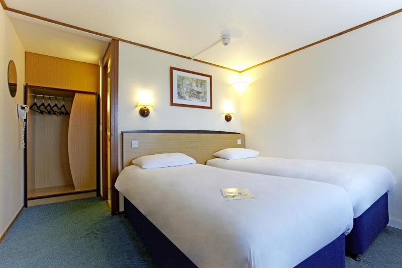 Номер Стандарт, Campanile Hotel Wakefield