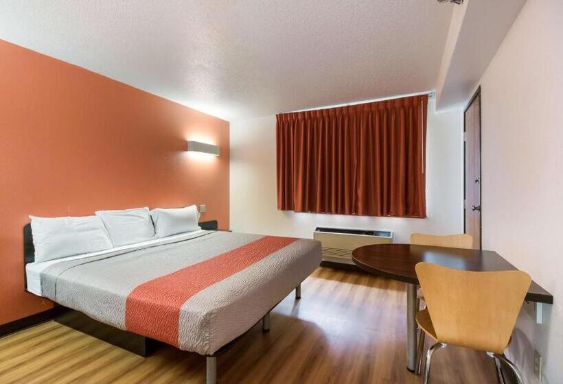 Стандартный Номер Кровать Кинг, Motel 6 Davenport, Ia