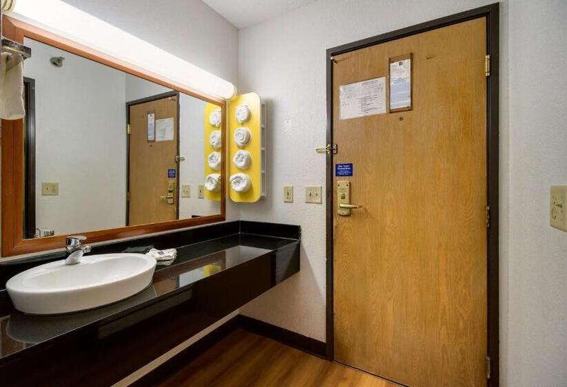 Люкс Кровать Кинг, Motel 6 Davenport, Ia