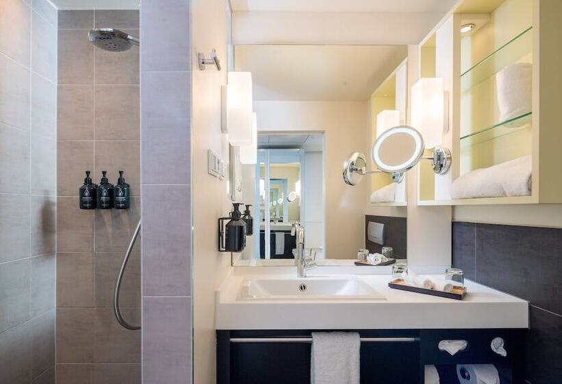 Номер Стандарт, Indigo   Dusseldorf   Victoriaplatz, An Ihg