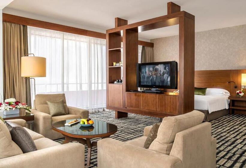 标准工作室带阳台, Jumeira Rotana – Dubai