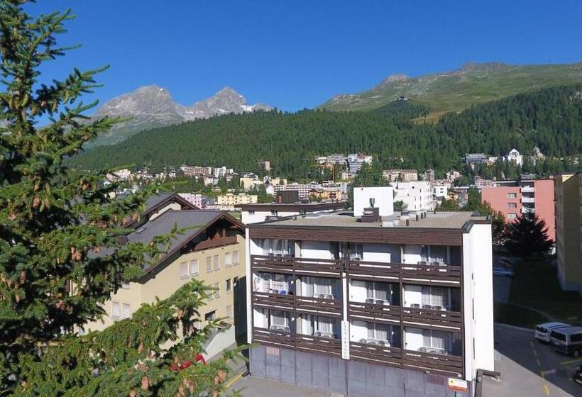 Quarto Triplo Estandar Banheiro Compartilhado, Sonne St. Moritz 3 Superior