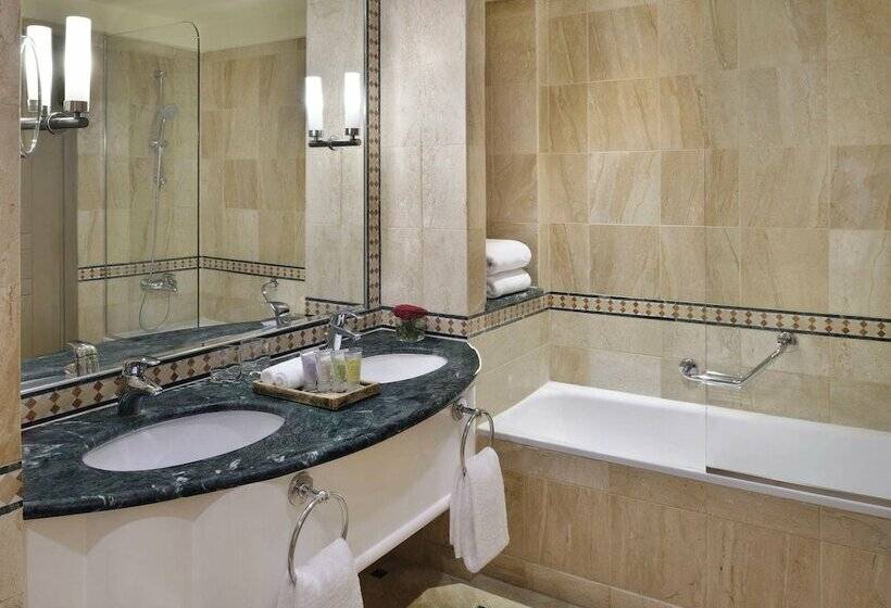 اتاق لوکس, Mövenpick Resort & Spa Dead Sea