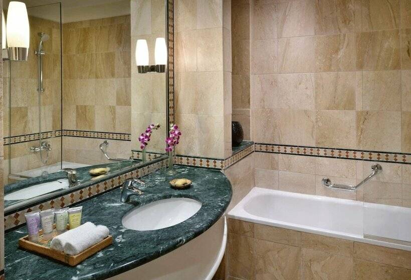 سوییت, Mövenpick Resort & Spa Dead Sea