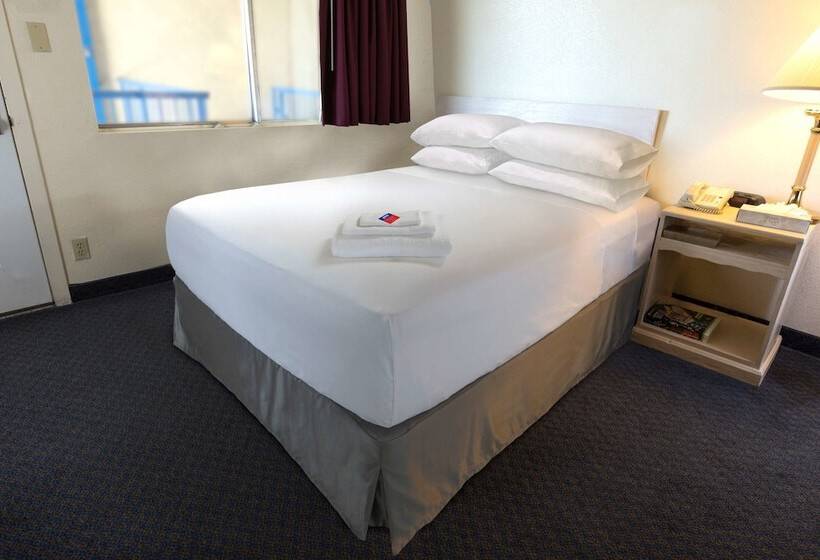 Номер Стандарт 2 Двуспальные Кровати, Americas Best Value Inn Iola