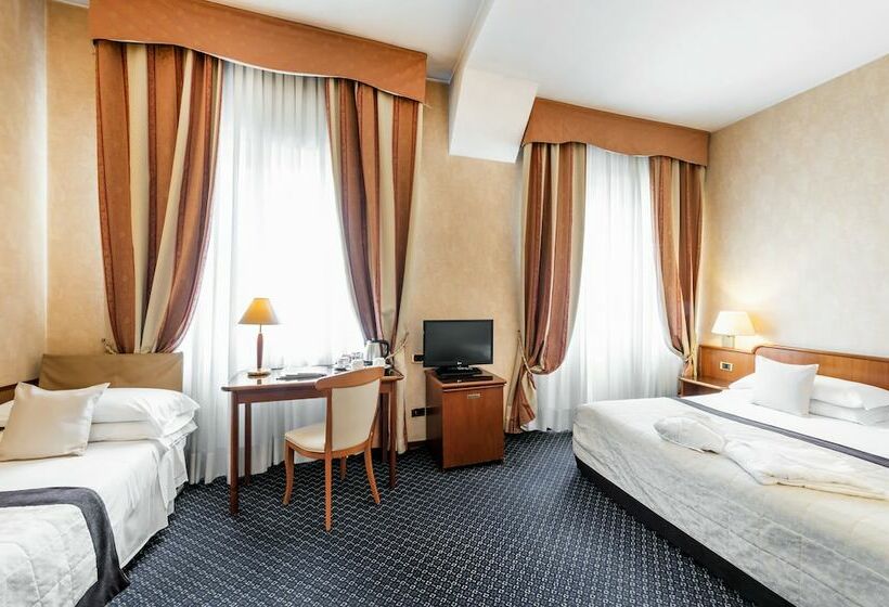 اتاق استاندارد سه نفره, Ascot