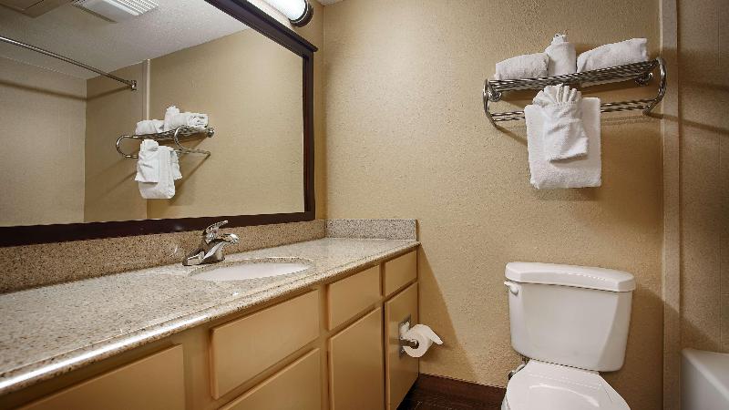 带特大床的标准间, Best Western Of Alexandria Inn & Suites & Conference Center