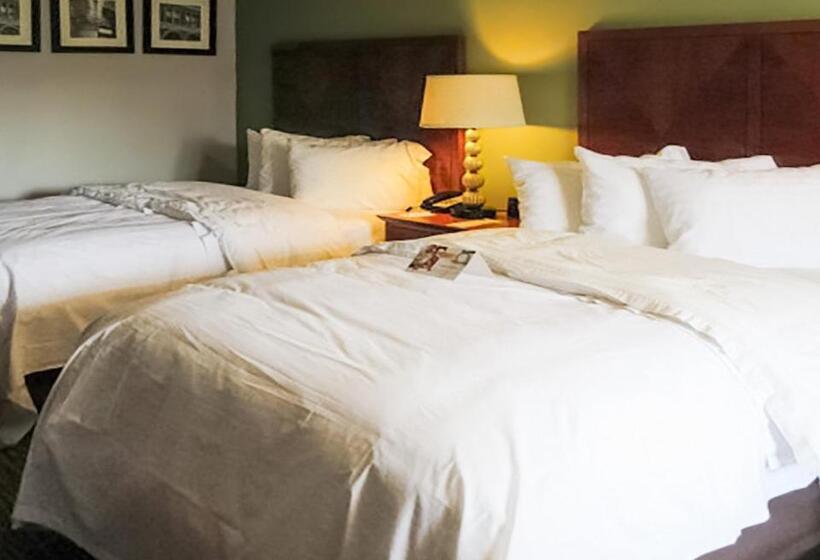 Номер Стандарт 2 Двуспальные Кровати, Quality Inn Forsyth Near Ga Public Safety Training Center